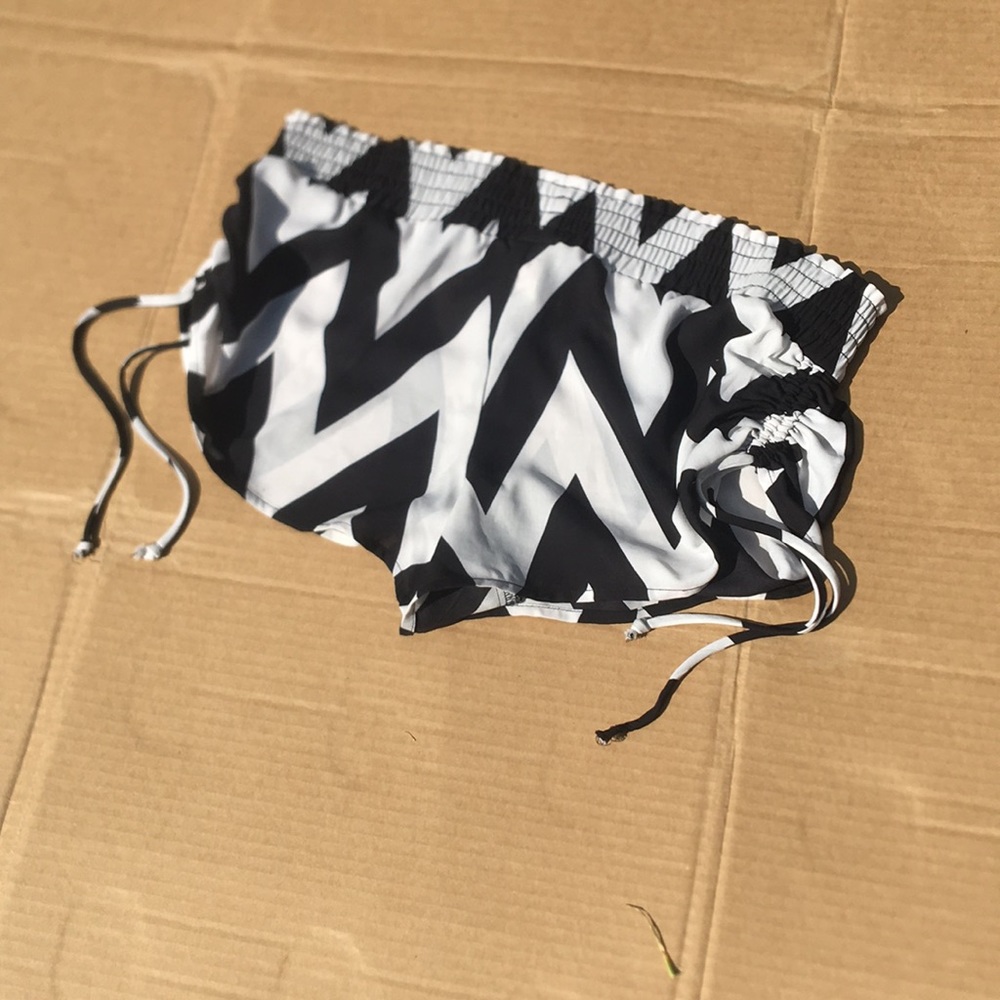Black and white zig zag stripe shorts
